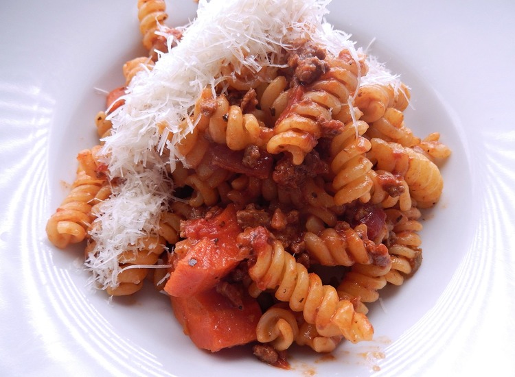 Fusilli Pasta with Ground Beef and Ragu Sauce with Cheese - Pasta Recipe